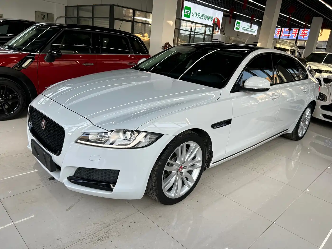 Jaguar XFL 2020 XFL 2.0T P200 2WD Racing Flag Edition