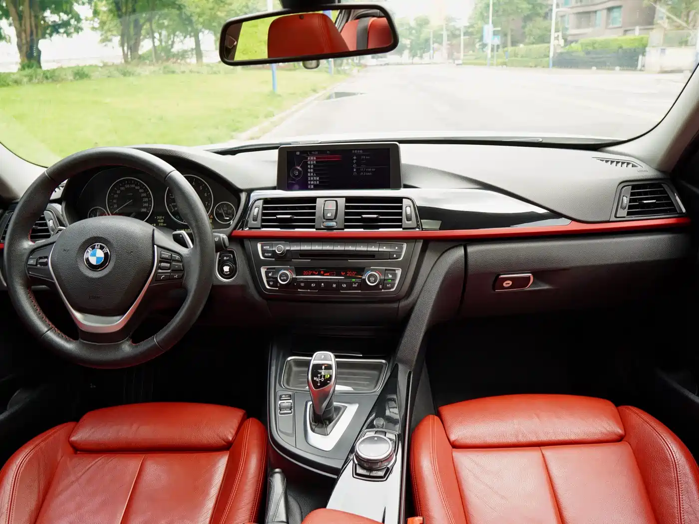 Photo 8 - BMW 3 Series