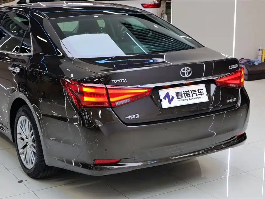 Toyota Crown 2017 2.0T Sport Edition фото 6
