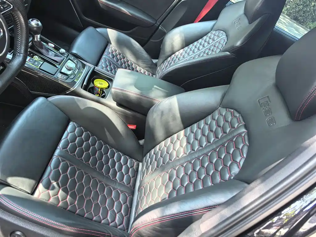 Audi RS 6 2016 RS 6 4.0T Avant фото 10