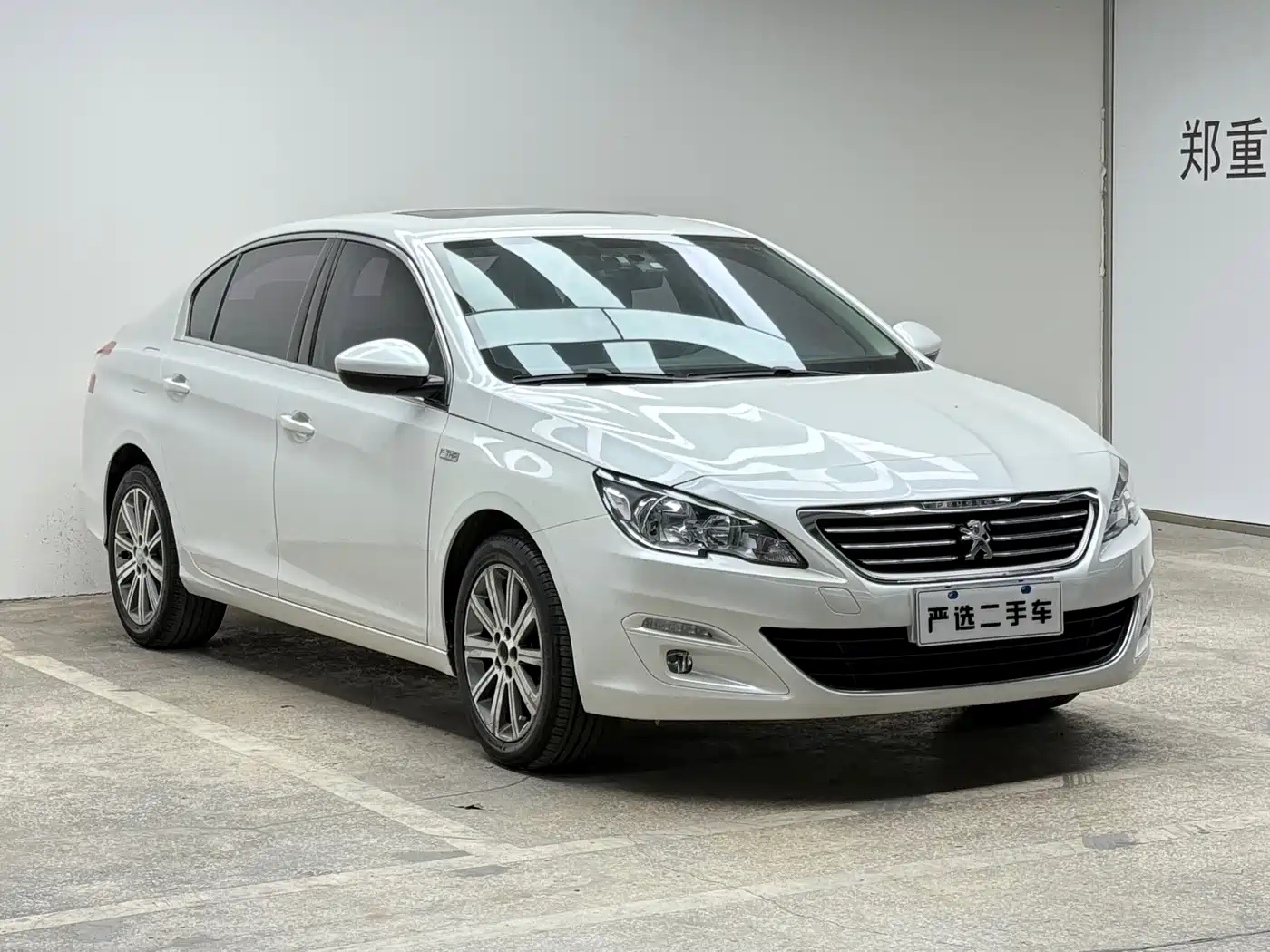 Peugeot 408 2015 Model 1.2T Automatic Luxury Edition фото 2