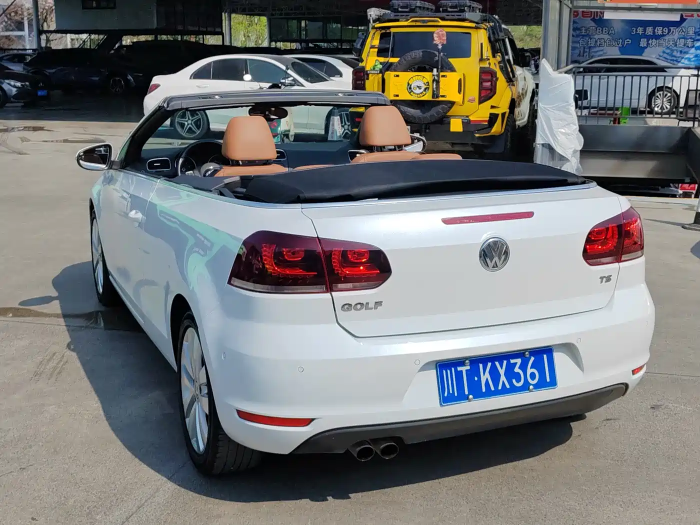Volkswagen Golf (Import) 2012 1.4TSI Luxury Convertible Edition фото 7