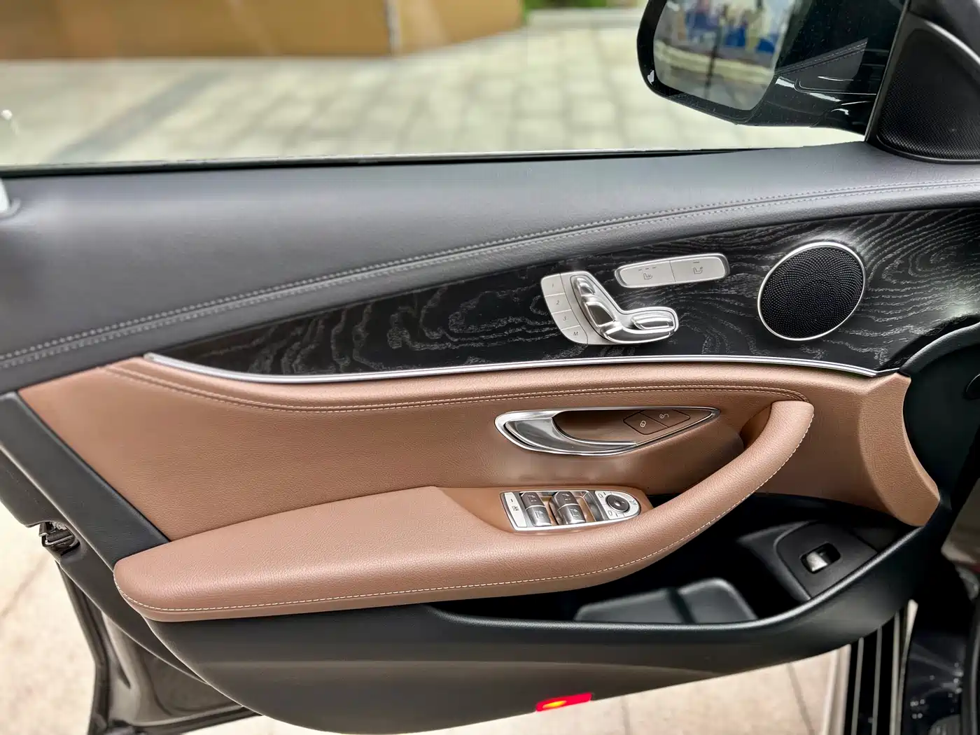 Mercedes-Benz E-Class 2017 E 300 L Luxury фото 12
