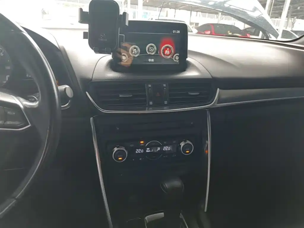 Фото 13 - Mazda CX-4