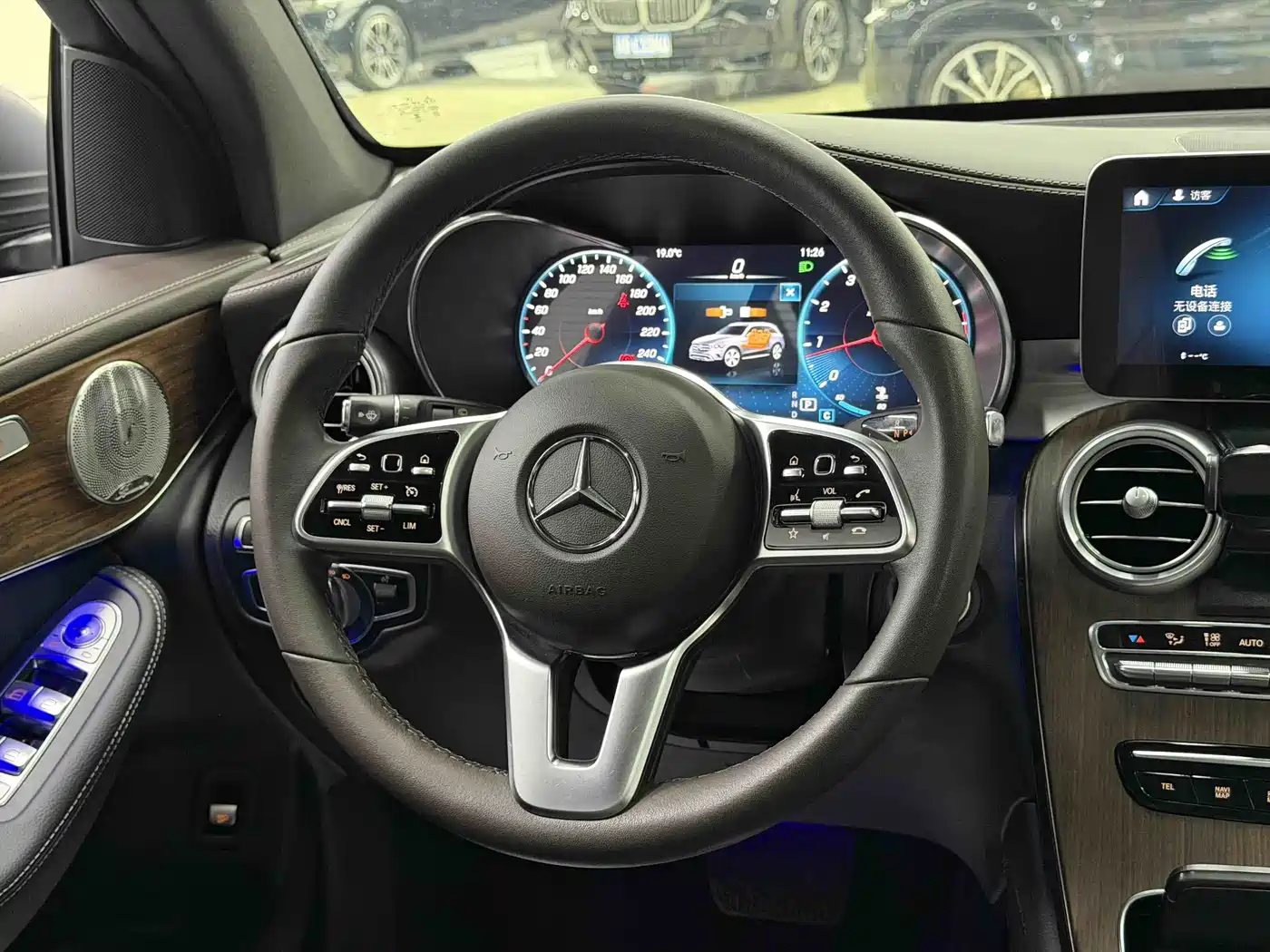 MERCEDES-BENZ GLC