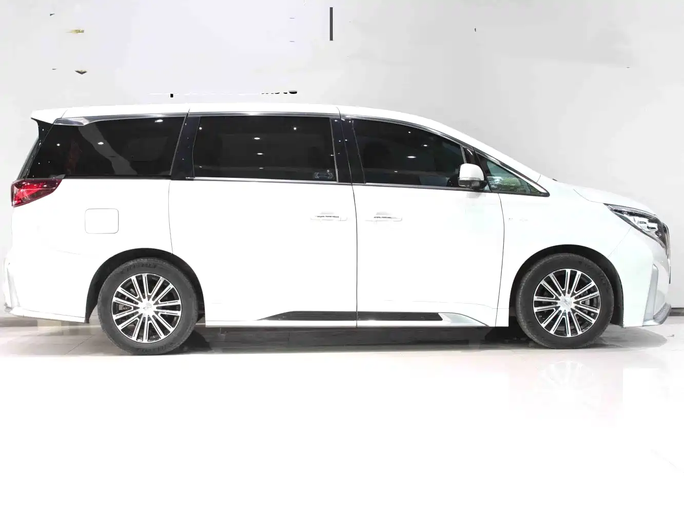 GAC Trumpchi Trumpchi M8 2023 Master Series 390T Prestige Edition фото 2