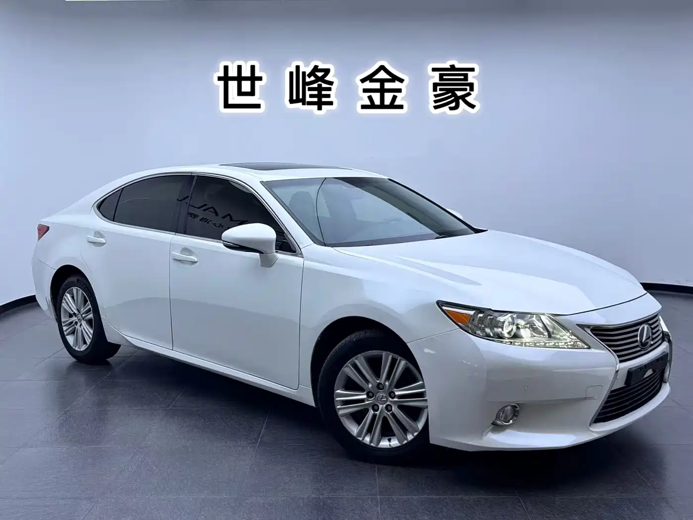 Фото 3 - Lexus ES