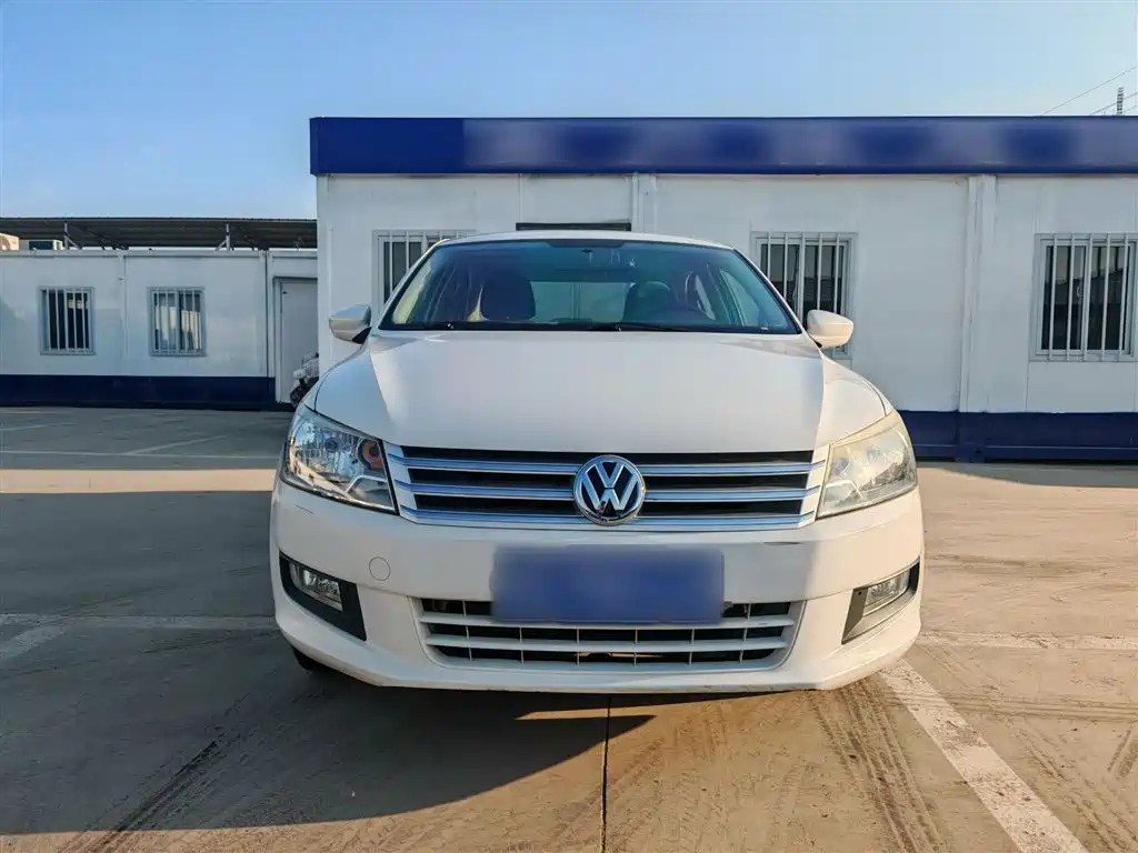 Volkswagen Santana 2013 1.4L Manual Comfort Edition фото 8