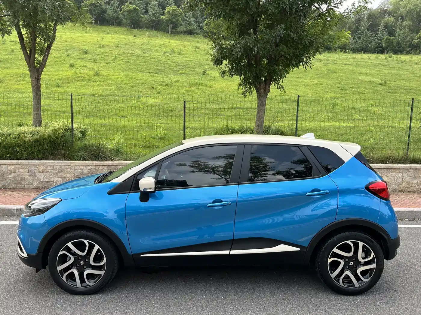 Renault Captur 2015 2015 1.2T Automatic Comfort Limited Edition