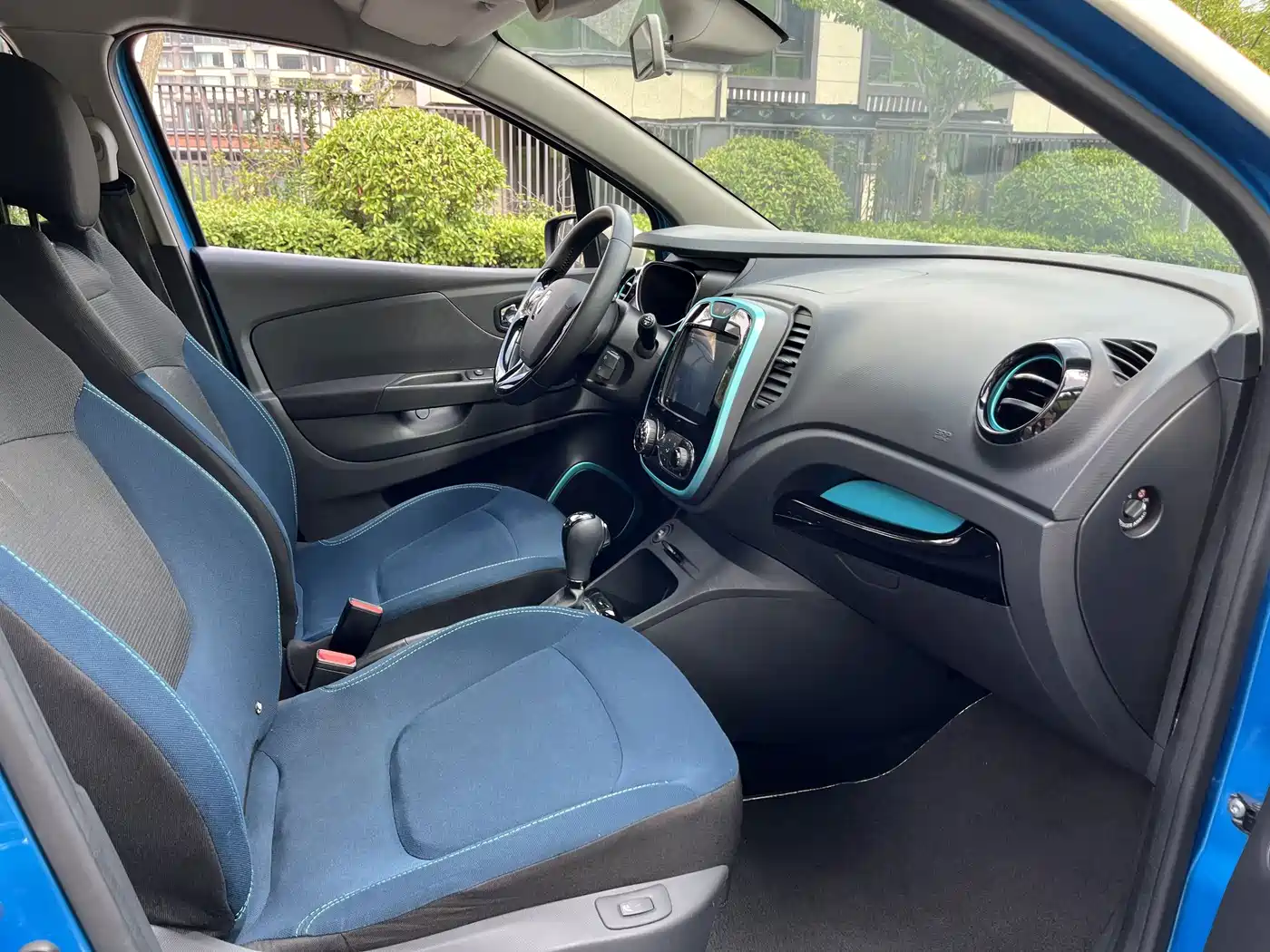 Renault Captur 2015 2015 1.2T Automatic Comfort Limited Edition
