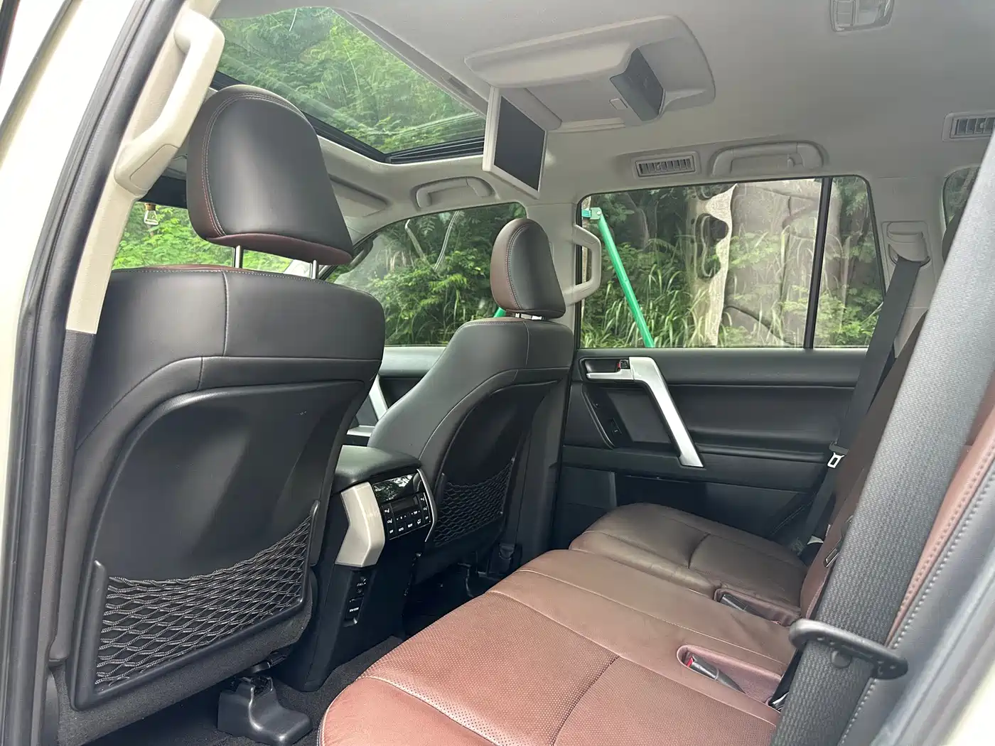 Toyota Prado 2018 2018 3.5L Automatic TX-L NAVI Rear-mounted Spare Tire