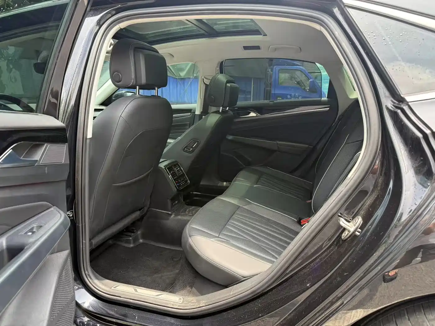 Фото 8 - Volkswagen Passat