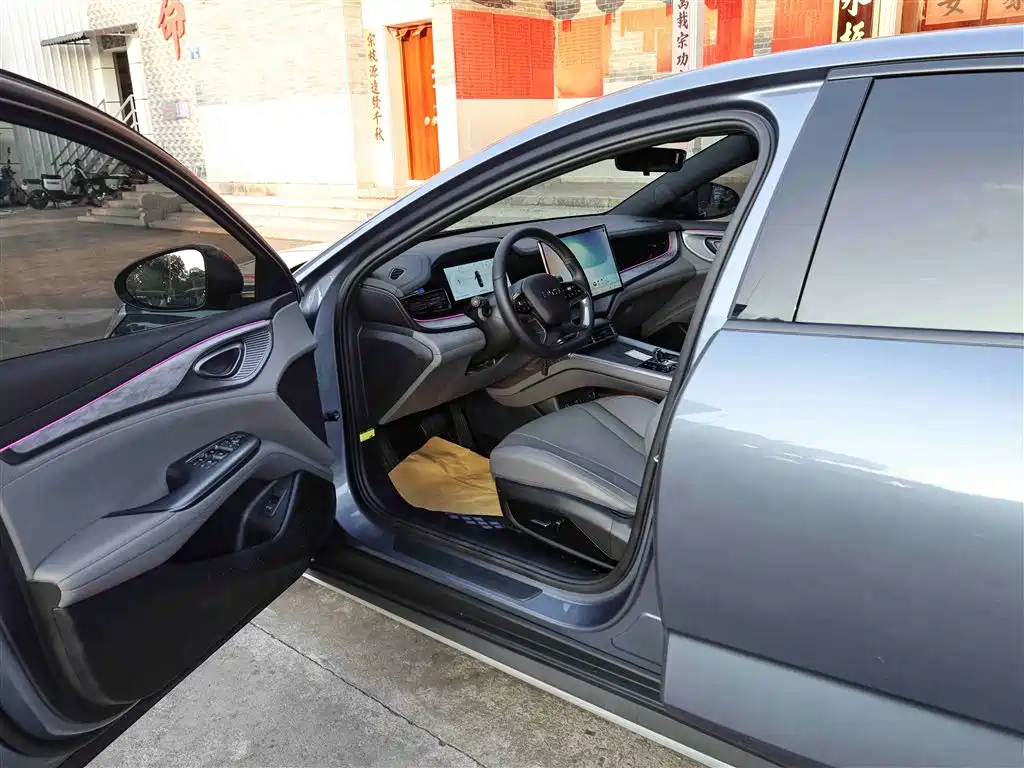 BYD Seal 2024 Glory Edition DM-i 1.5L 121km Luxury фото 4