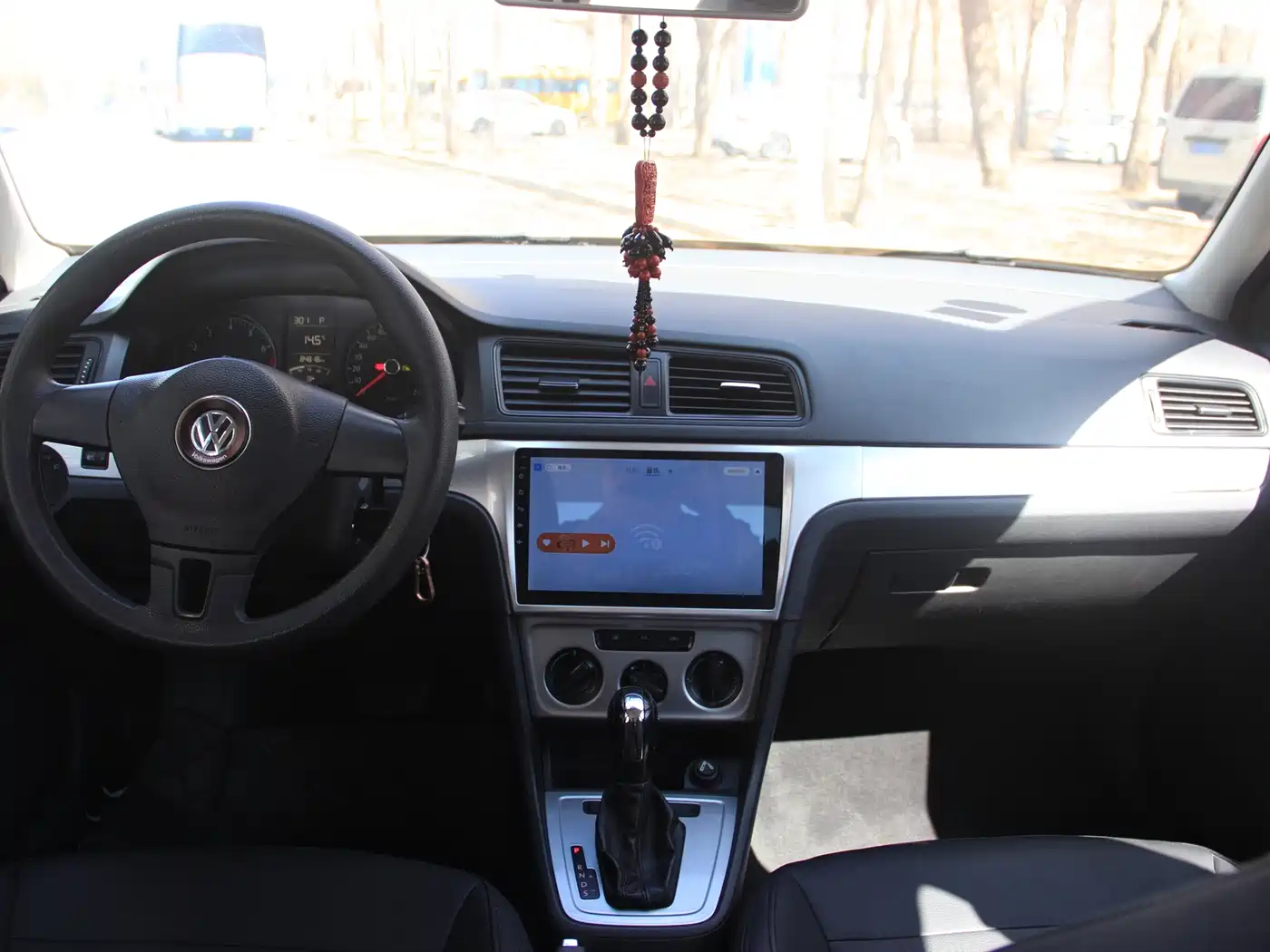 Volkswagen Lavida 2017 1.6L Automatic Comfort Edition фото 6