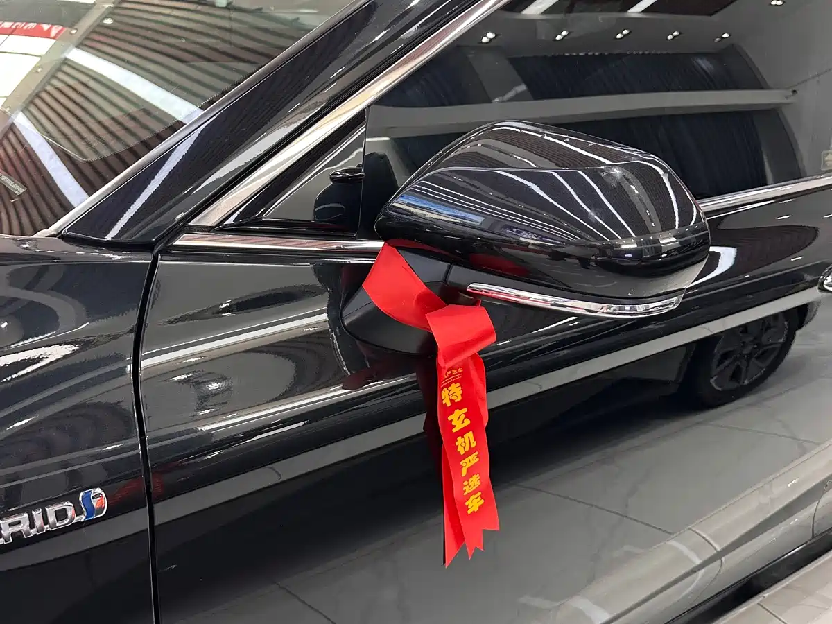 Toyota Camry 2019 Facelift Hybrid 2.5HG Luxury Edition фото 4