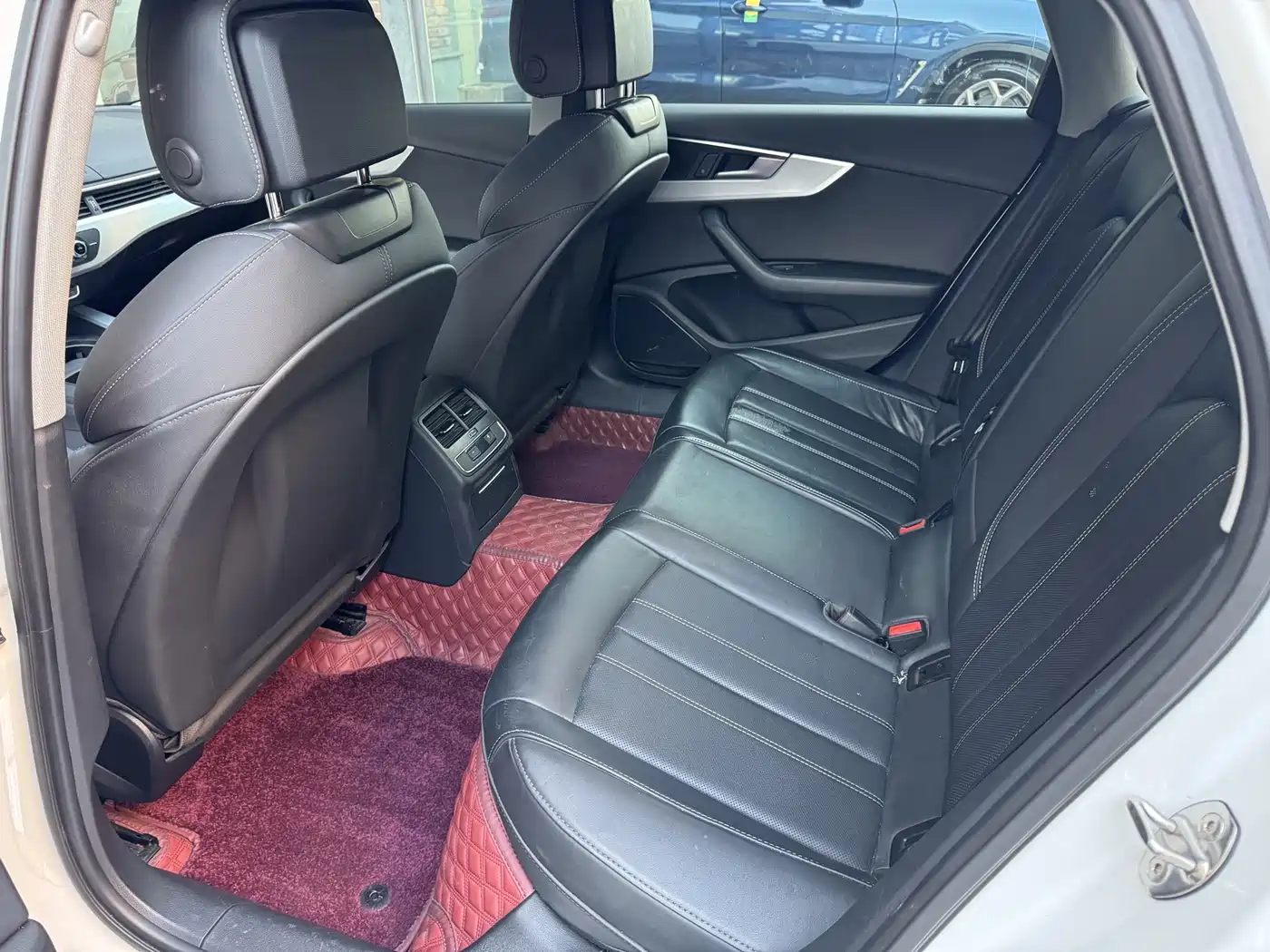 Фото 9 - Audi A4L