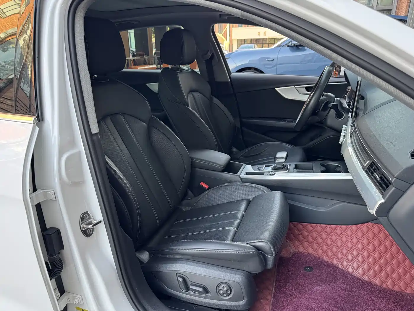 Фото 20 - Audi A4L