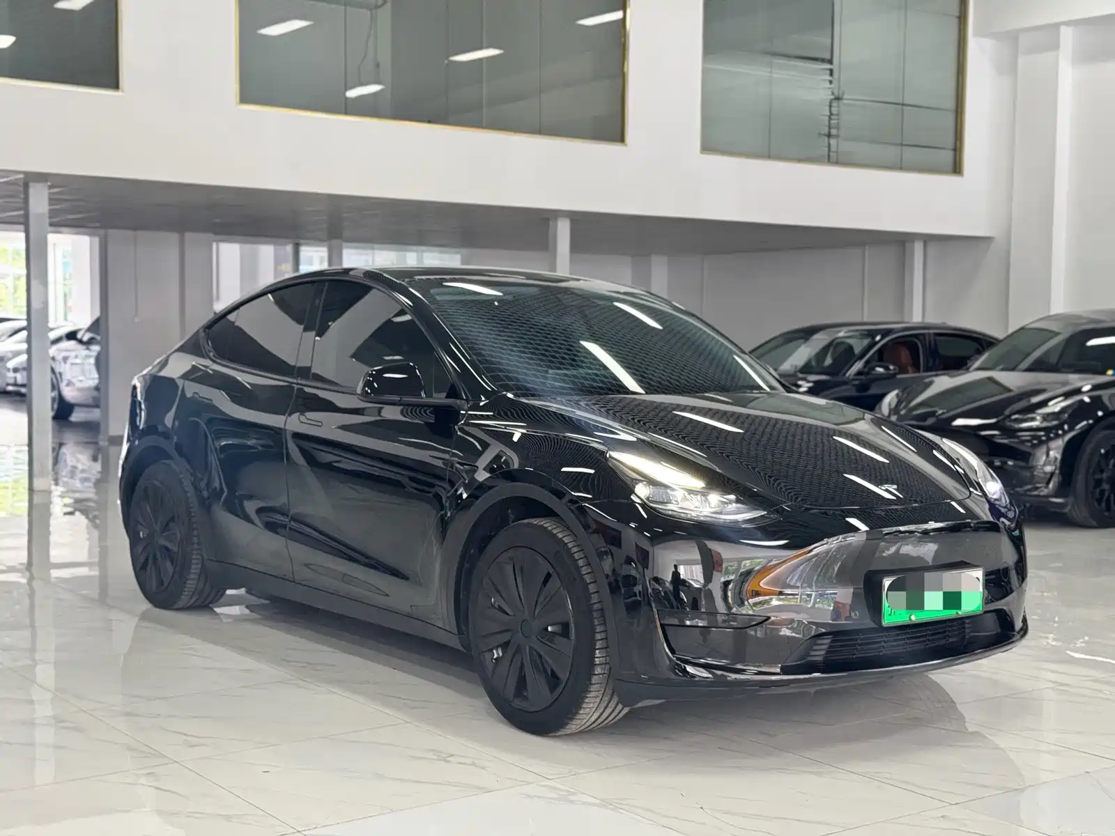 Фото 3 - Tesla Model Y