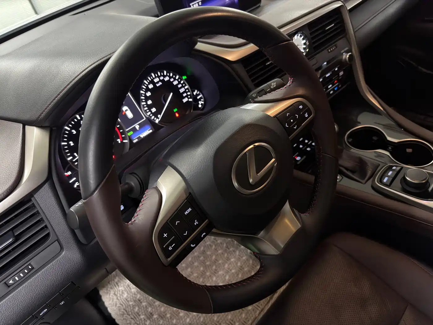 Lexus RX 2016 300 4WD Elegance Edition (China V) фото 5