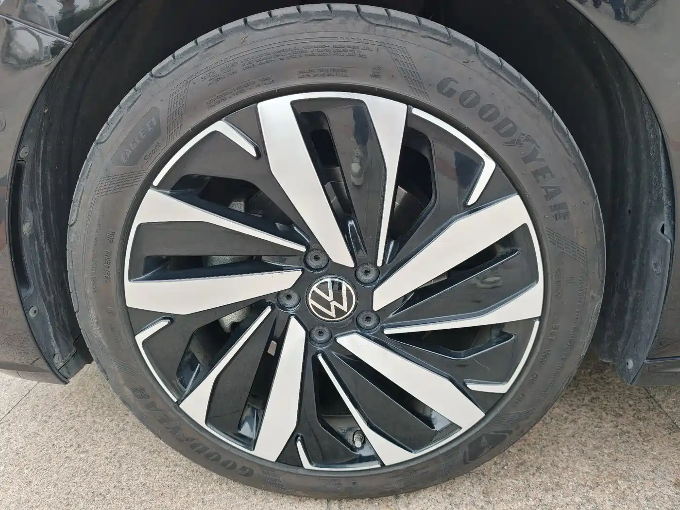 Volkswagen Passat 2022 380TSI Flagship Edition фото 26