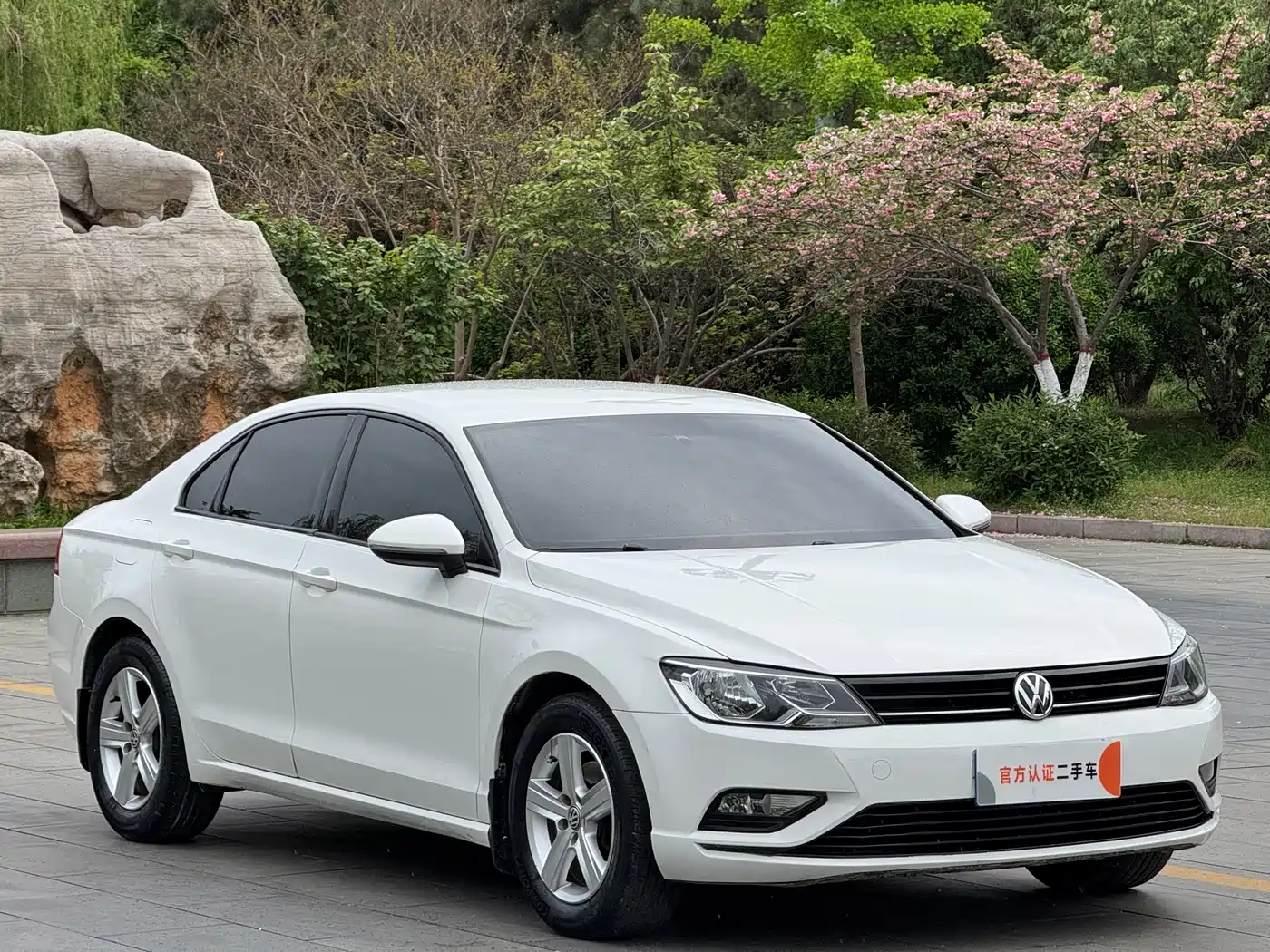Volkswagen Lamando 2017 230TSI DSG Trend Edition фото 3