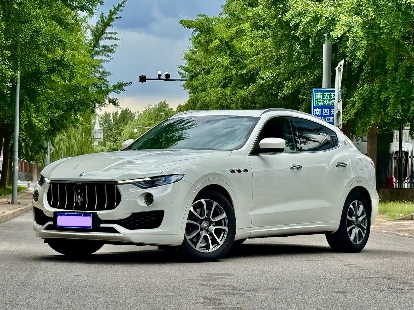 Фото 1 - Maserati Levante