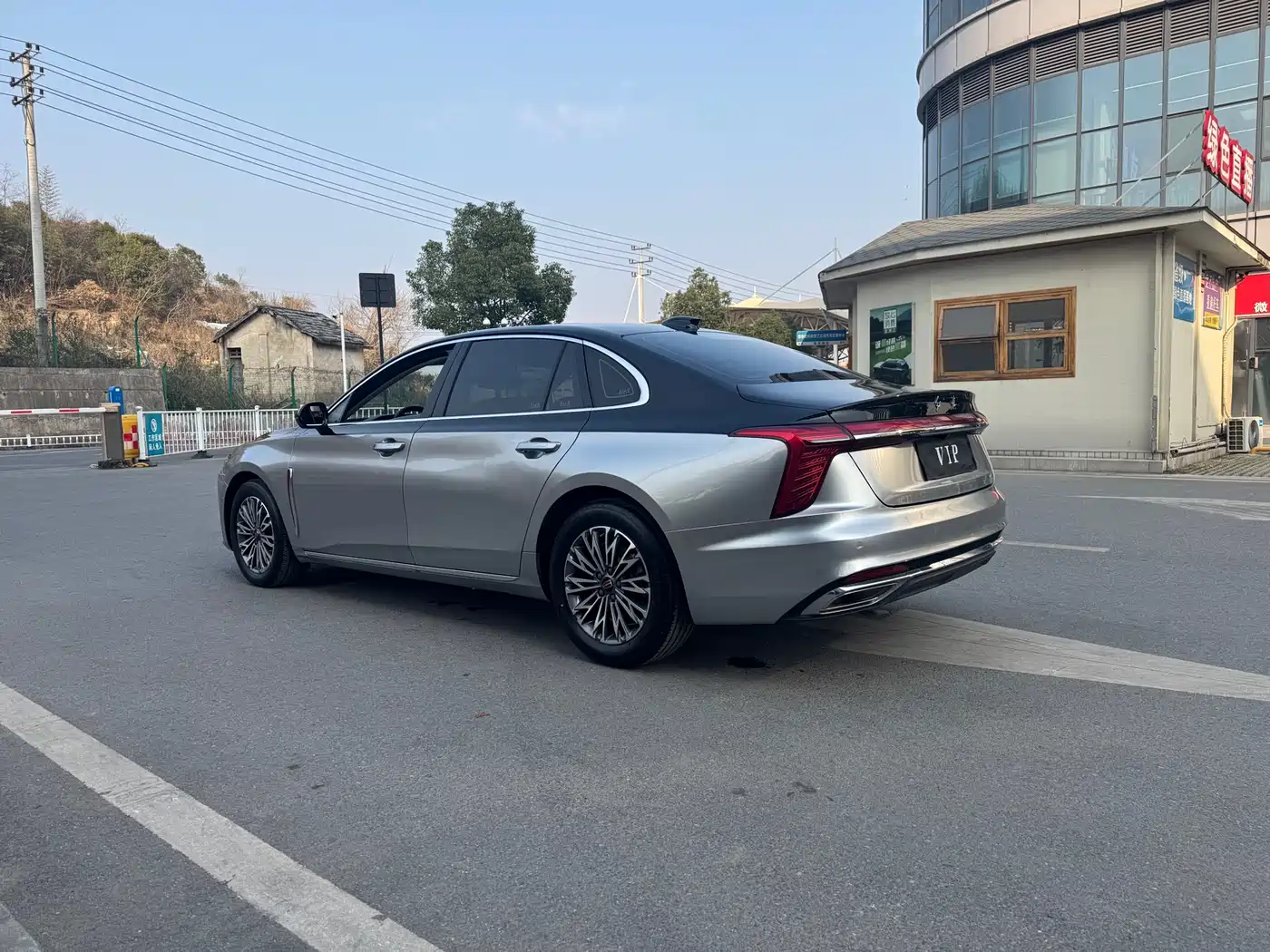 Hongqi H5 2025 1.5T DCT Flag Rhythm 500,000 Units Memorial Edition фото 8