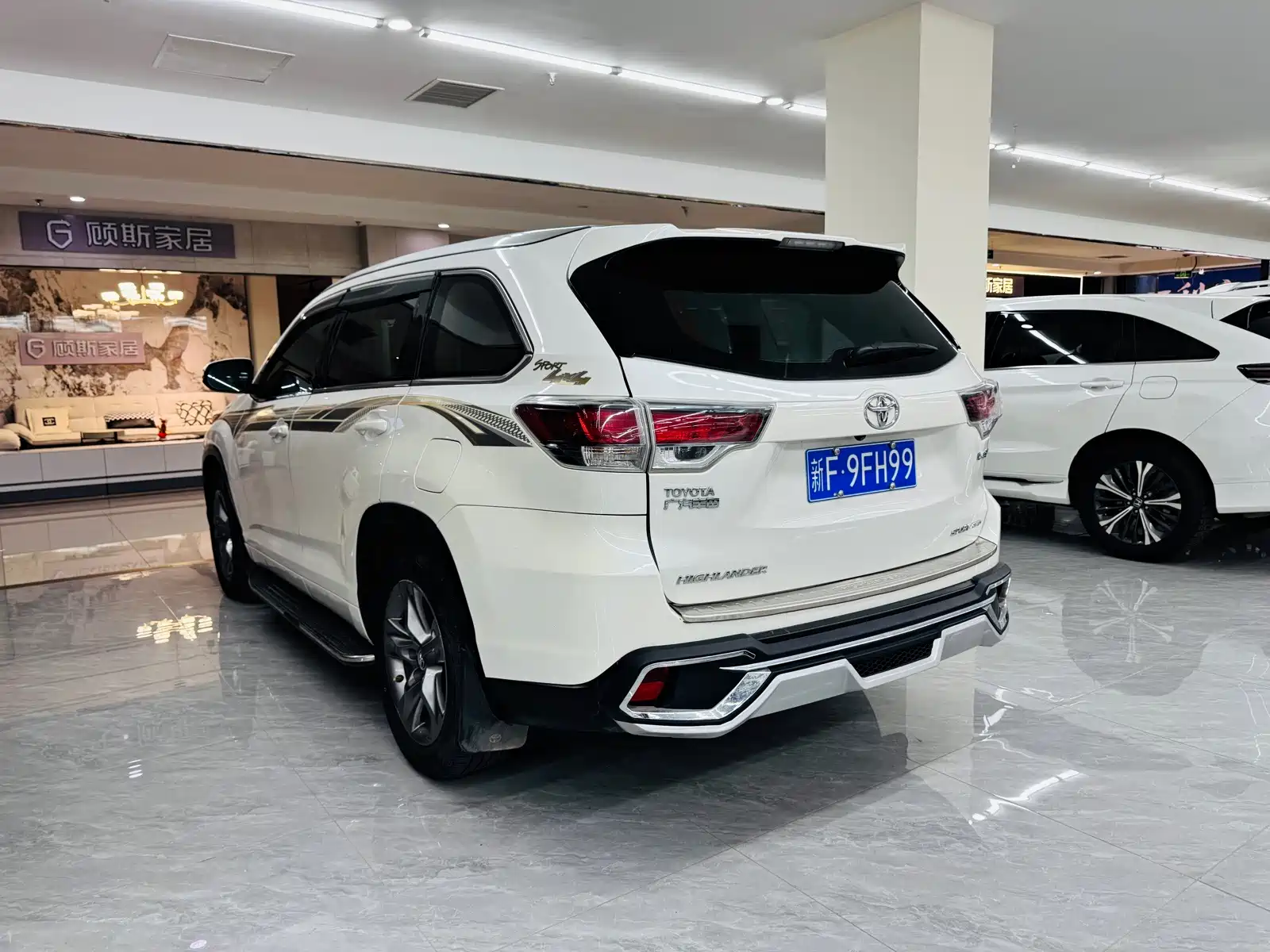 Фото 4 - Toyota Highlander