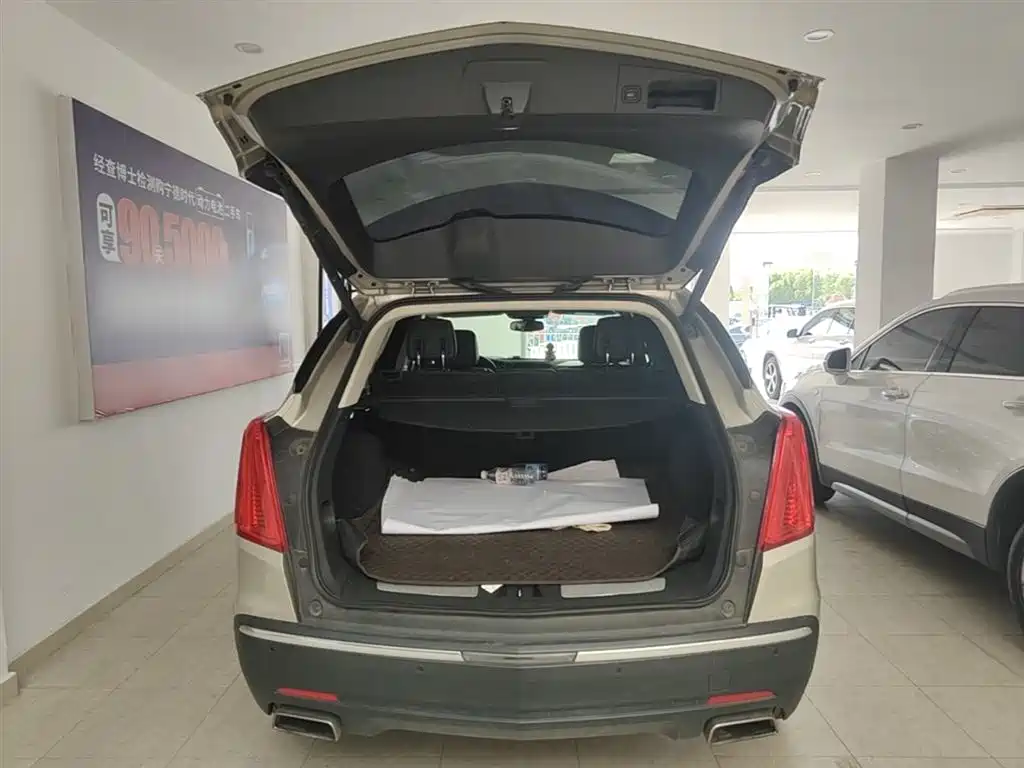 Cadillac XT5 2017 2016 25T Luxury Model