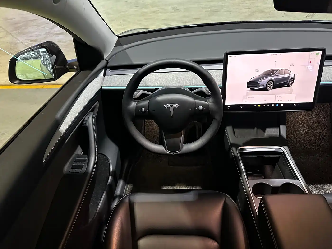 TESLA MODEL Y