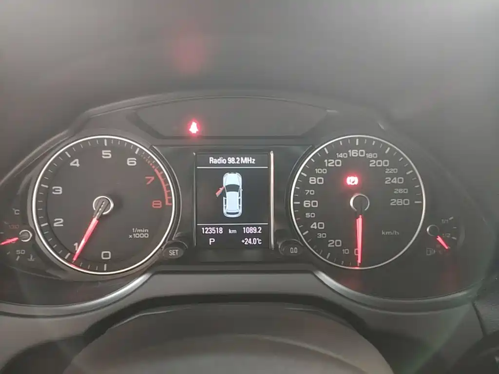 Audi Q5 2018 2017 Plus 40 TFSI Technology