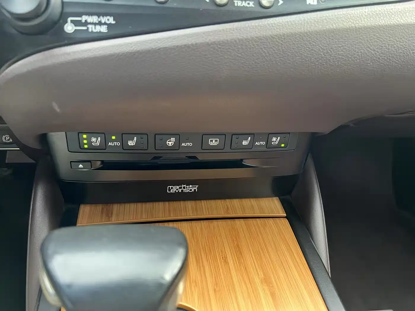 Lexus ES 2020 Model 300h Executive Edition China V фото 8
