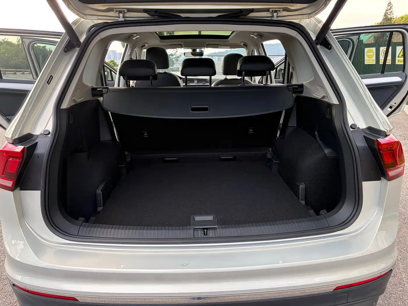 Volkswagen Tiguan L 2020 330TSI Auto 2WD Smart Luxury China VI фото 16