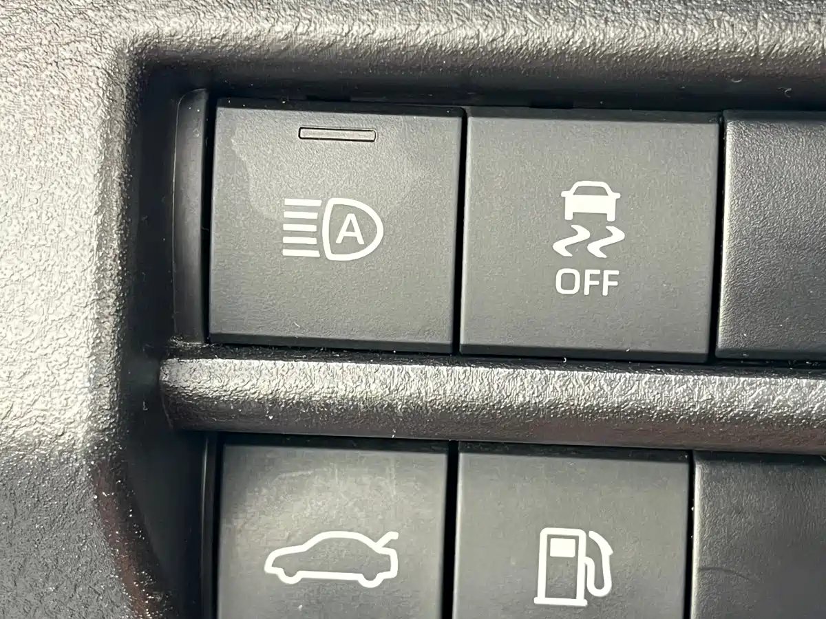 Toyota Avalon 2019 2.0L Luxury Edition (China VI) фото 35
