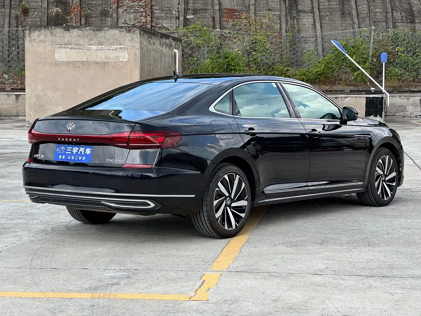 Photo 4 - Volkswagen Passat