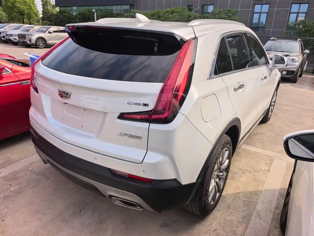 Cadillac XT4 2020 28T FWD Leading Trim фото 6