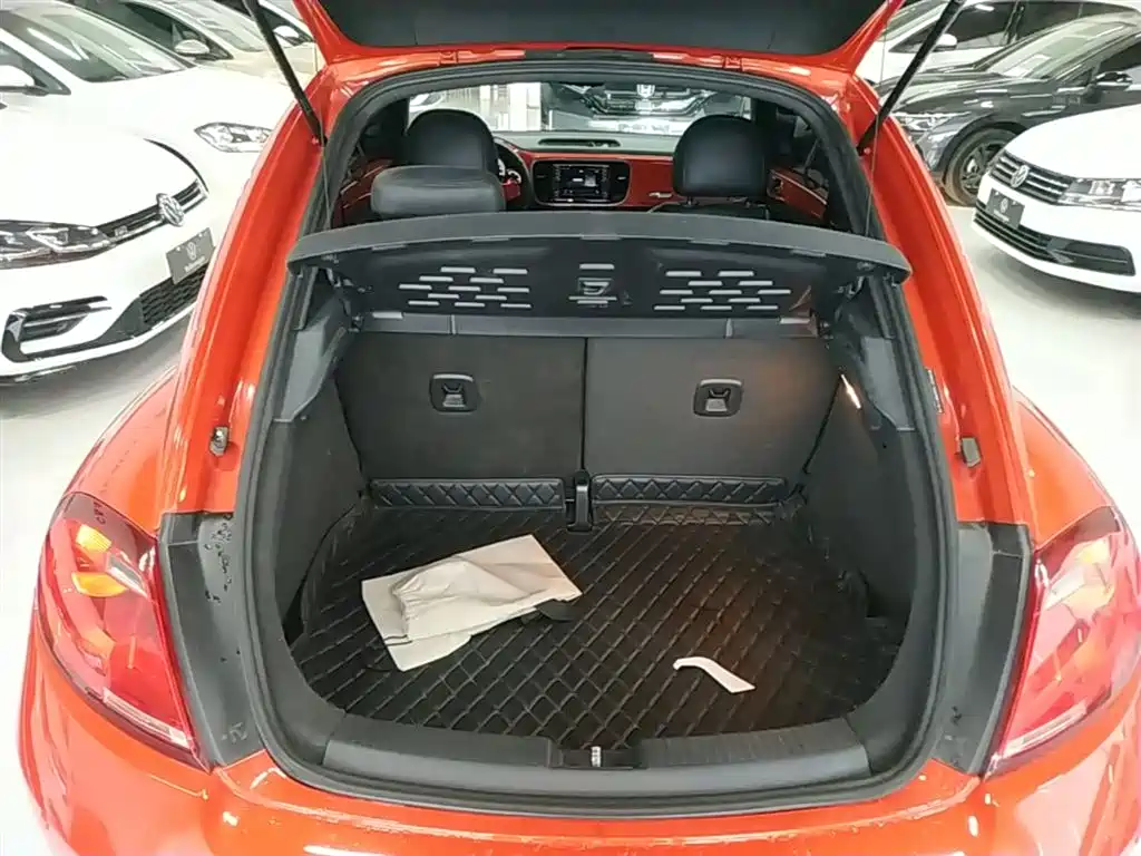 Volkswagen Beetle 2017 180TSI Enjoy фото 19
