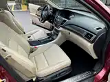 Фото 11 - Honda Accord