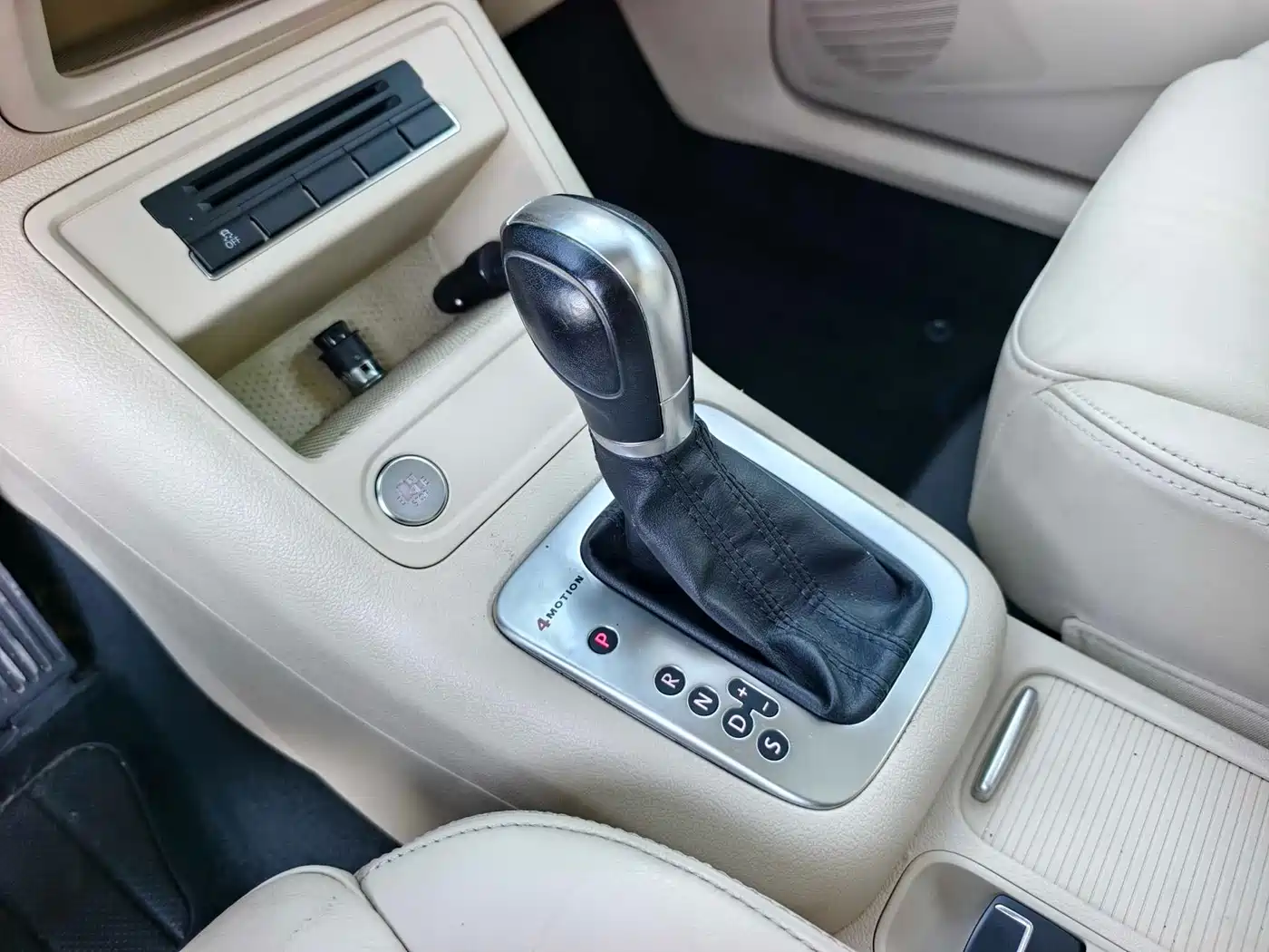 Volkswagen Tiguan 2012 1.8TSI Automatic 4WD Elite Edition фото 5