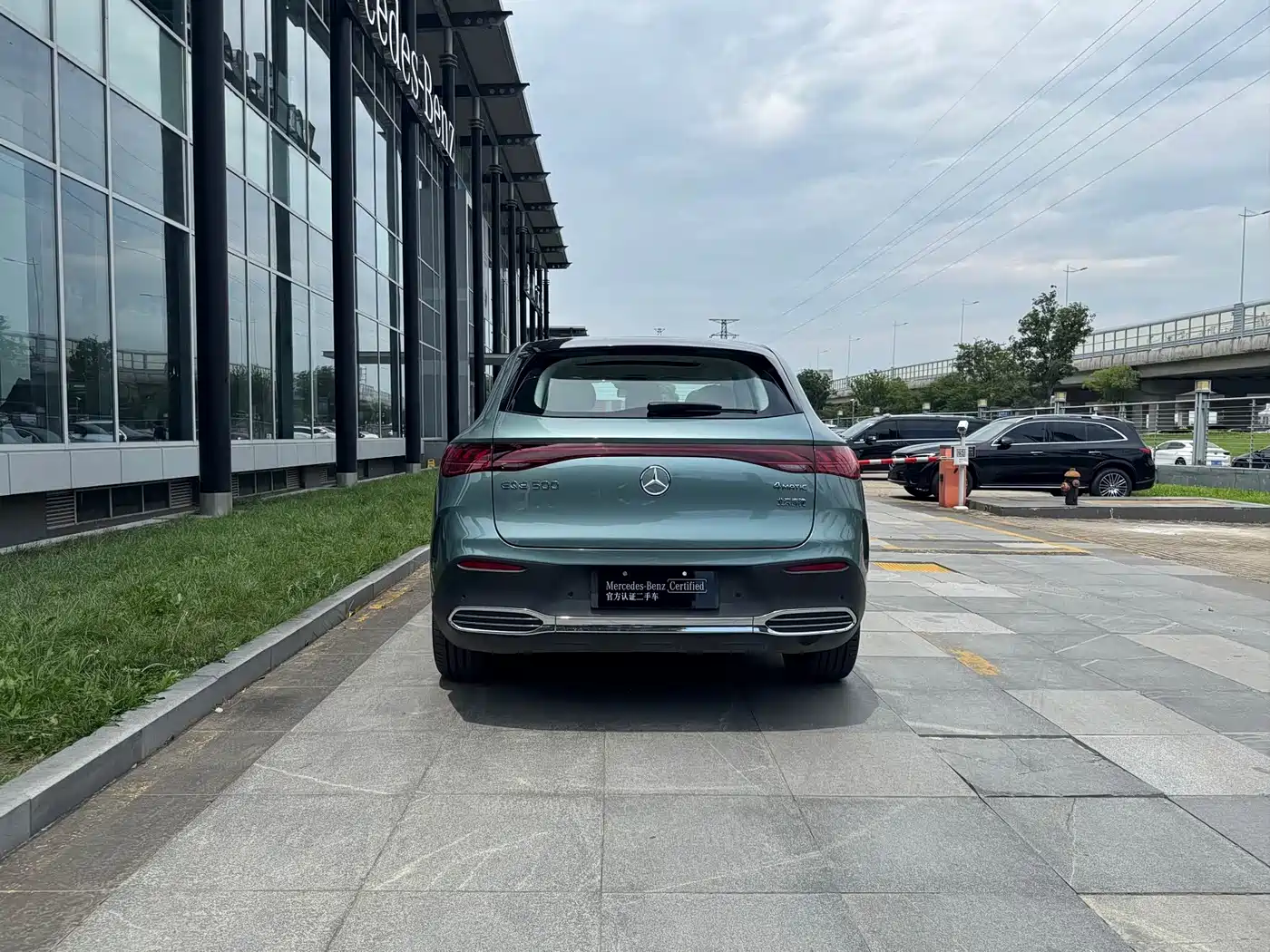 Mercedes-Benz EQE SUV 2024 500 4MATIC Luxury Edition фото 16