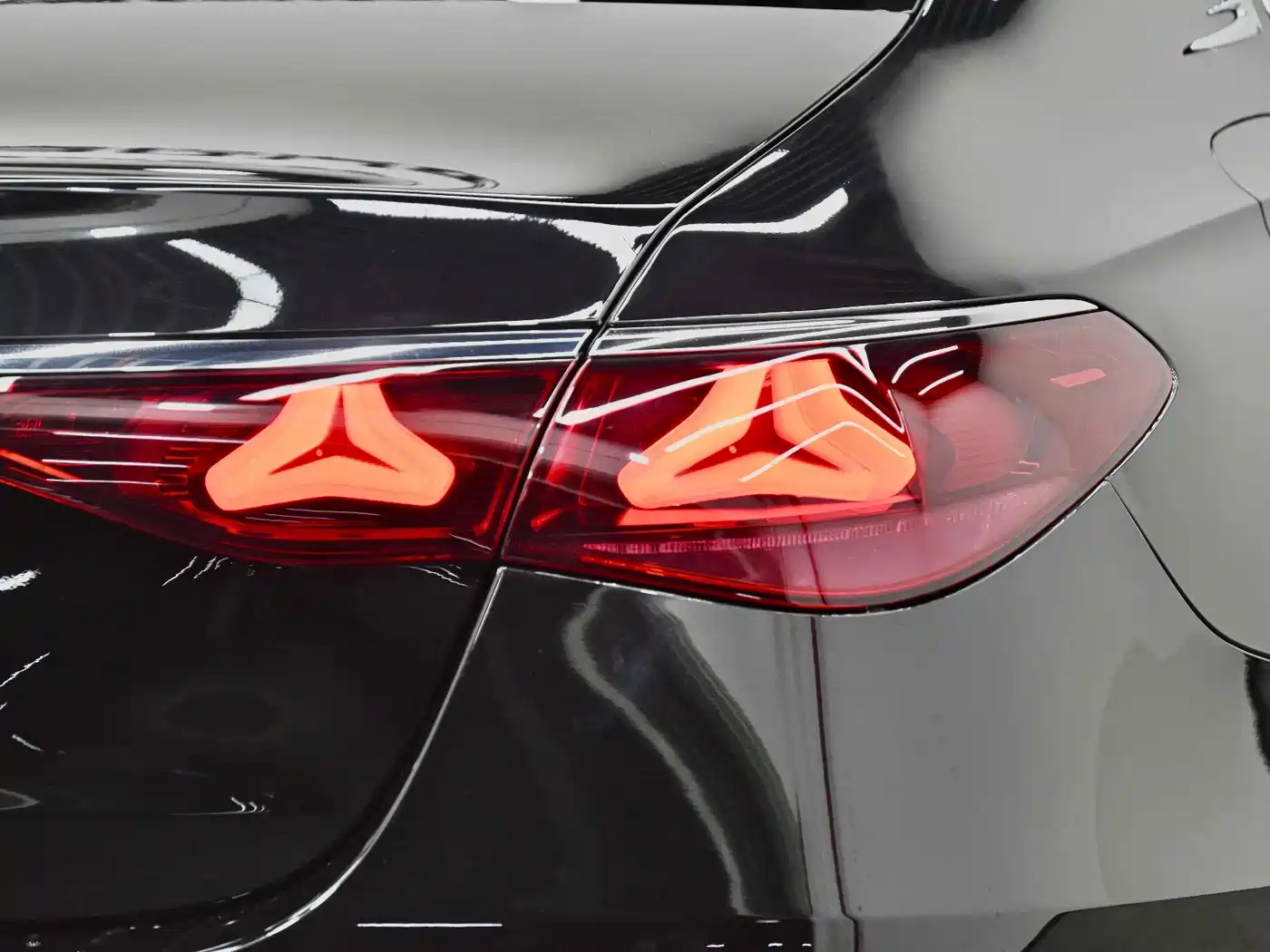 Mercedes-Benz E-Class 2025 E 300 L Fashion фото 5