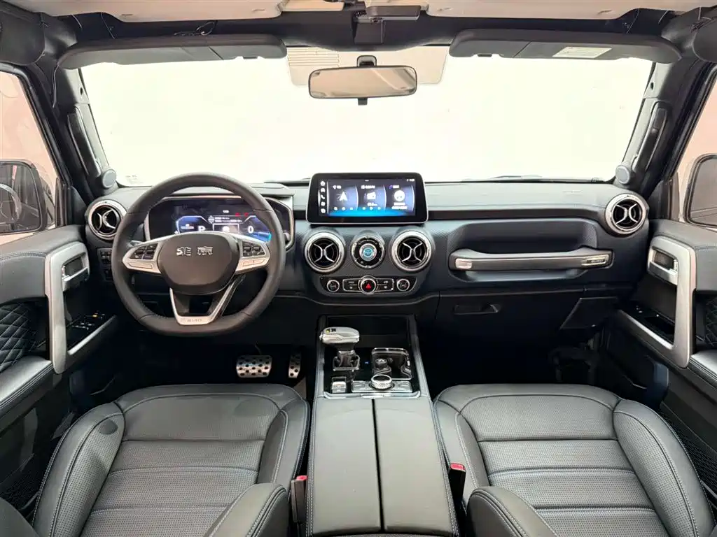 BAIC ORV Beijing Offroad BJ40 2024 2.0T Urban Hunter Glory Edition фото 24