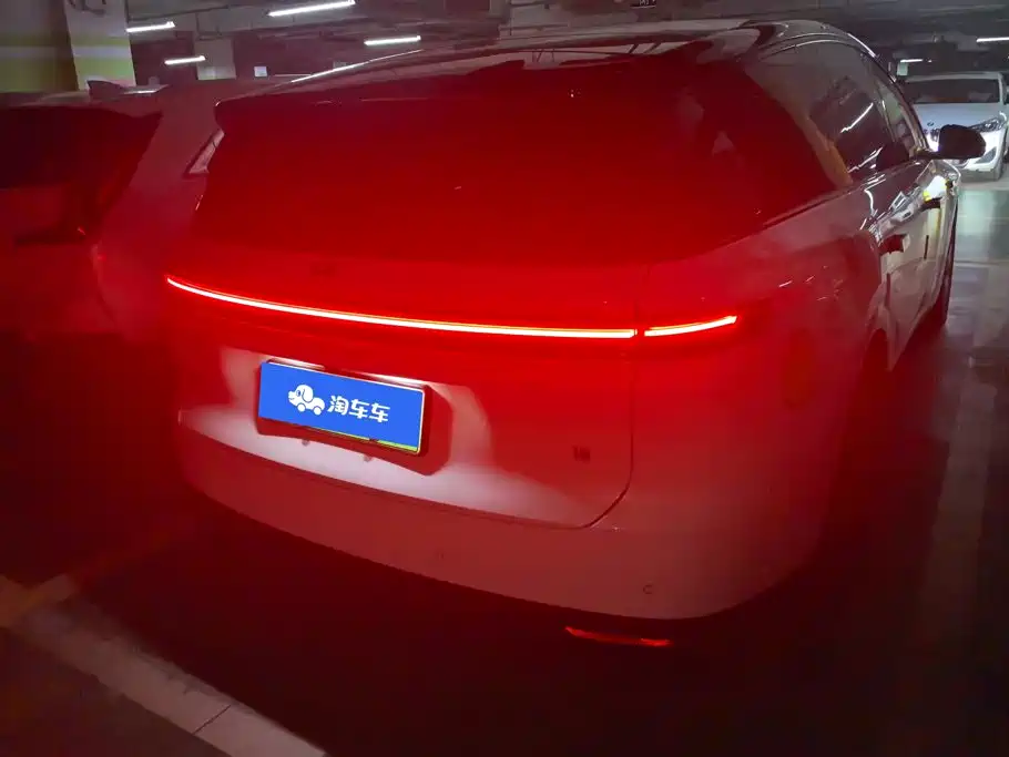 Li Auto Li i8 2025 2025 Standard Edition