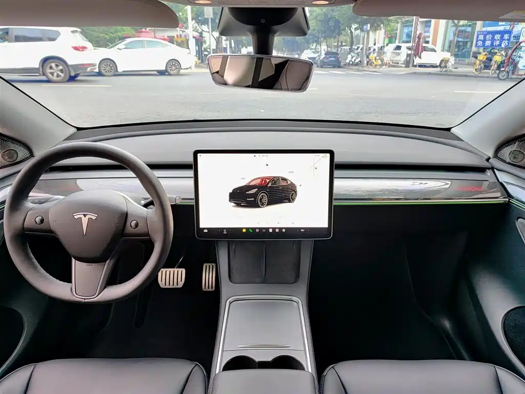 Фото 10 - Tesla Model Y