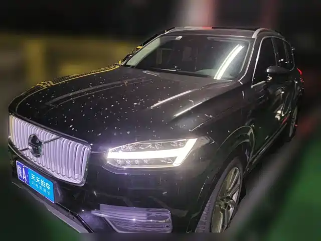 Volvo XC90 2018 T6 Momentum 7-Seater — фото 1