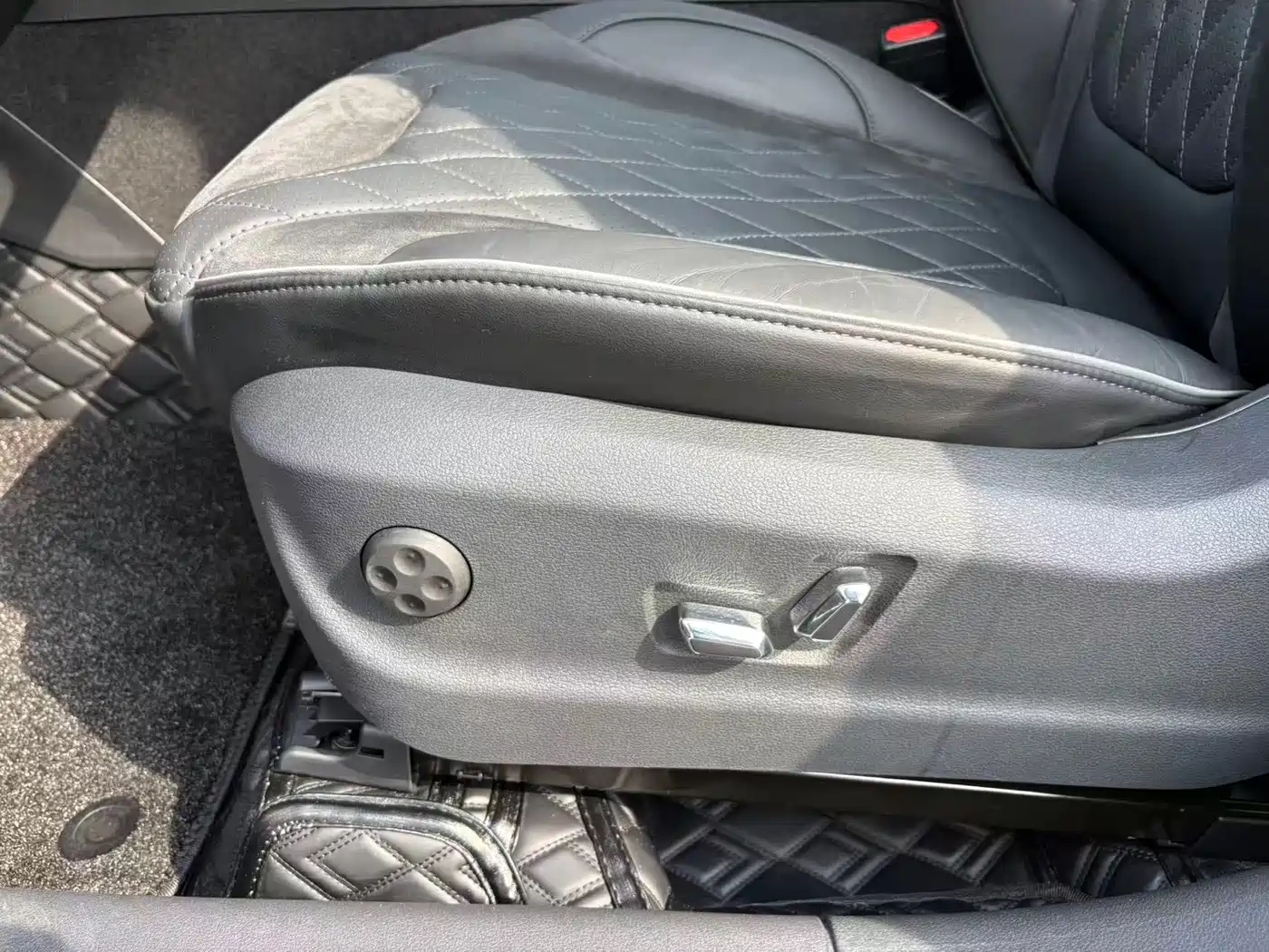 Hongqi HS5 2019 2.0T Smart Connect Enjoy 4WD Edition фото 10