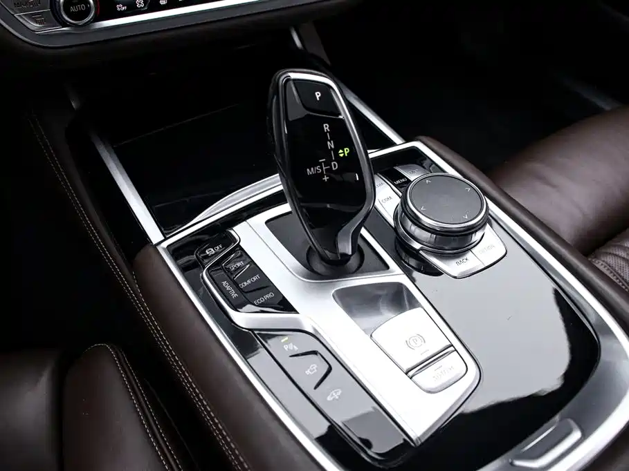 BMW 7 Series 2022 740Li xDrive Executive M Sport Package фото 9