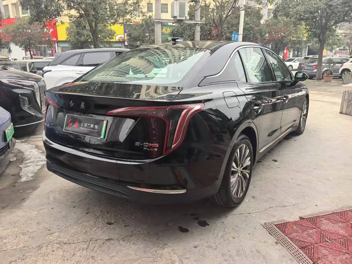 Hongqi E-QM5 2024 Model 450km Travel Edition фото 10