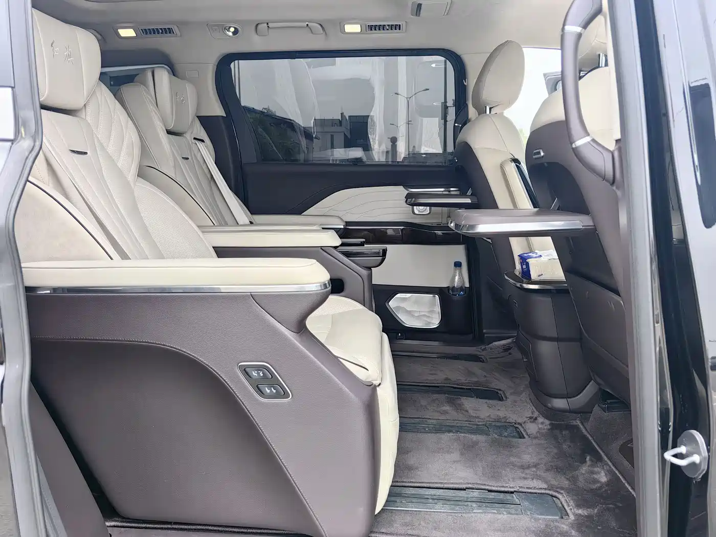 Hongqi HQ9 2023 2.0T Smart Connect Flagship фото 11
