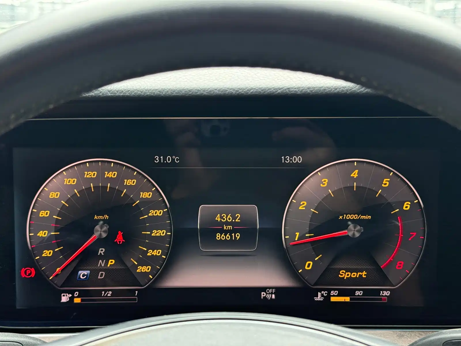 Фото 30 - Mercedes-Benz E-Class